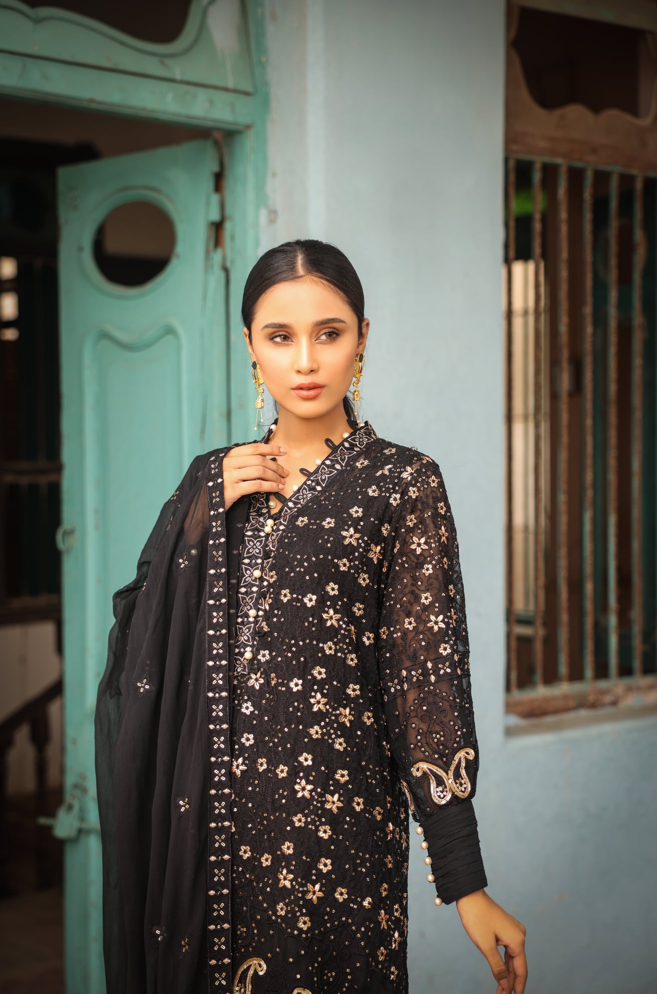 BLACK CHIFFON - EMB 195