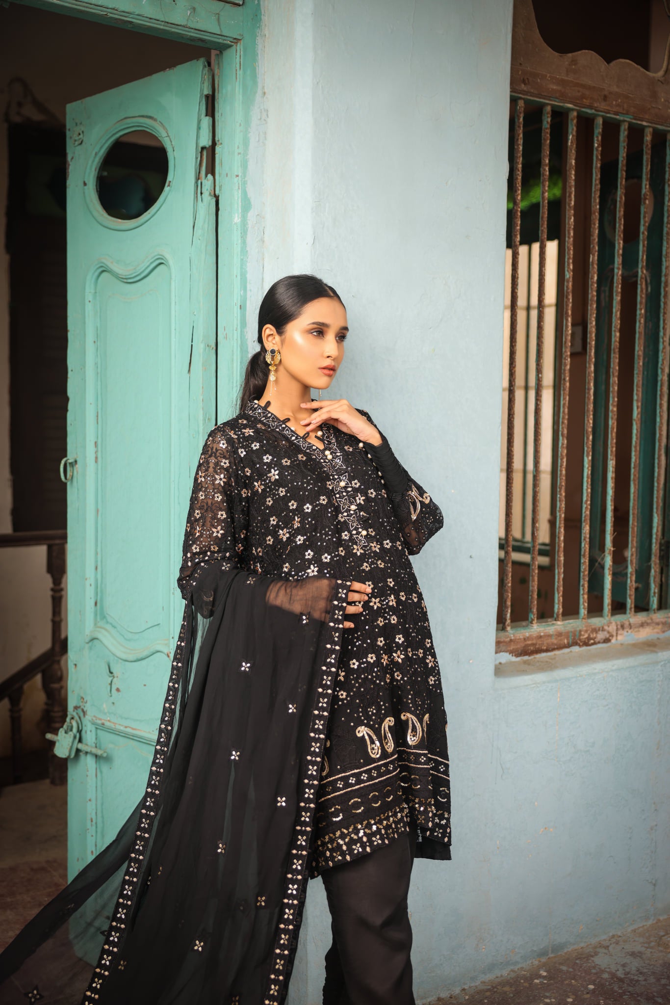 BLACK CHIFFON - EMB 195