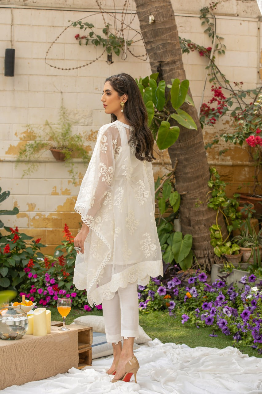 WHITE ORGANZA - EMB 182